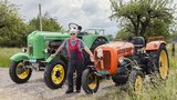Zwei der zwölf Steyr-Traktoren von Kurt Bitzi: Der grüne Steyr 280 und der Steyr 188.  (Bild: «die grüne» / Pia Neuenschwander)