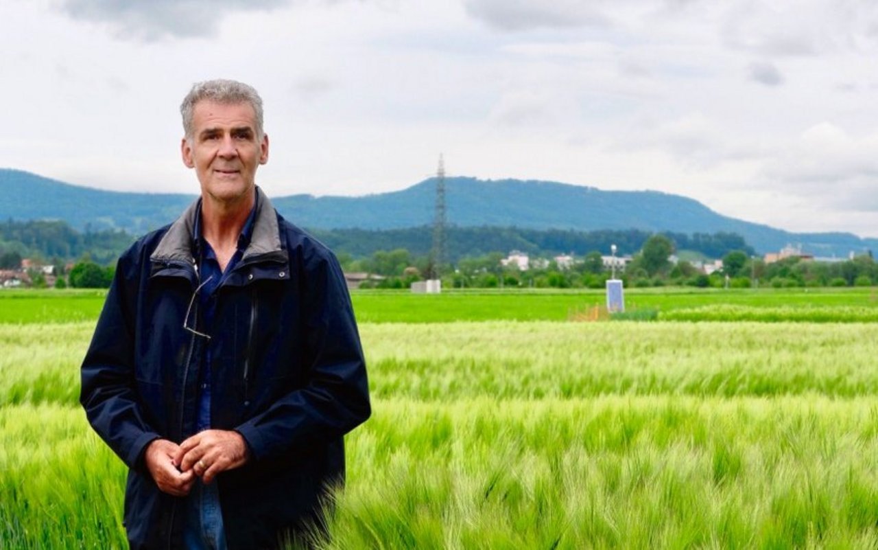 Hans Hirschi ist langjähriger Düngeberater und arbeitet bei Landor:  «Im Frühling ist man mit Düngen fast nie zu früh, aber oft zu spät.» Bild: Martina Rüegger
