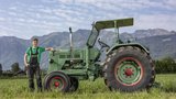 Jan Kropf, Landwirt aus Wattenwil BE, sammelt Bührer-Traktoren.  (Bild: «die grüne» / Pia Neuenschwander)