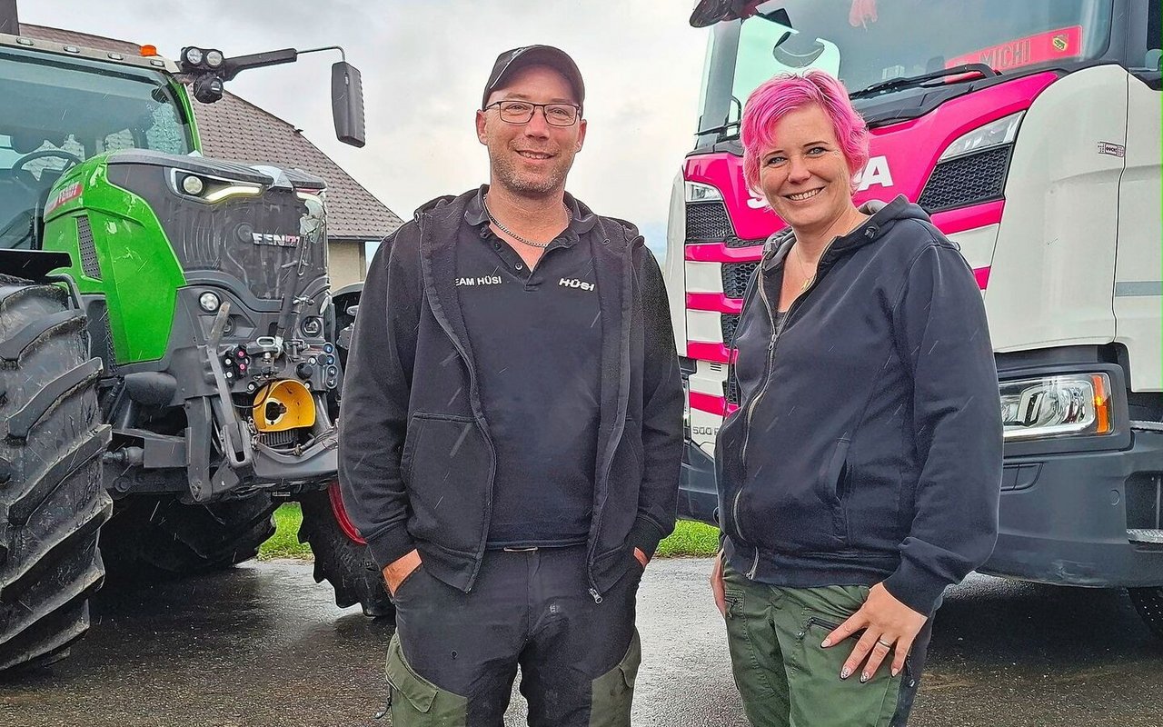 Beat und Michaela Häusermann führen einen Landwirtschaftsbetrieb mit Lohn- und Transportunternehmen. Landwirtschaftliche Transporte erledigen sie mit Traktor oder Lastwagen. 
