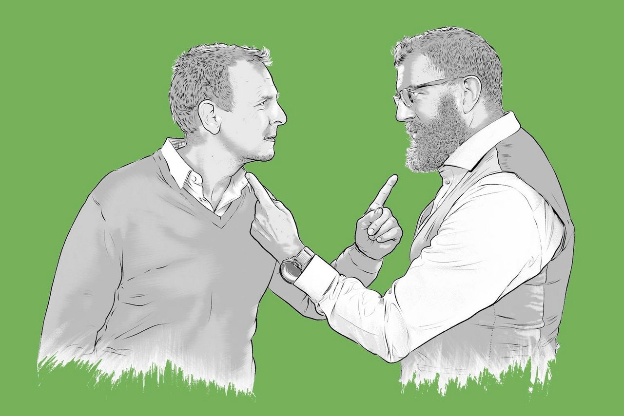 Die Chefredaktoren Adrian Krebs (links) und Jürg Vollmer im «Scharfe Egge», dem Streitgespräch zur Landwirtschaft im «AgrarPodcast». (Bild: «die grüne» / Bruno Muff)