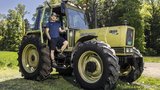 Thomas Burri mit seinem H5110  (Bild: «die grüne» / Pia Neuenschwander)